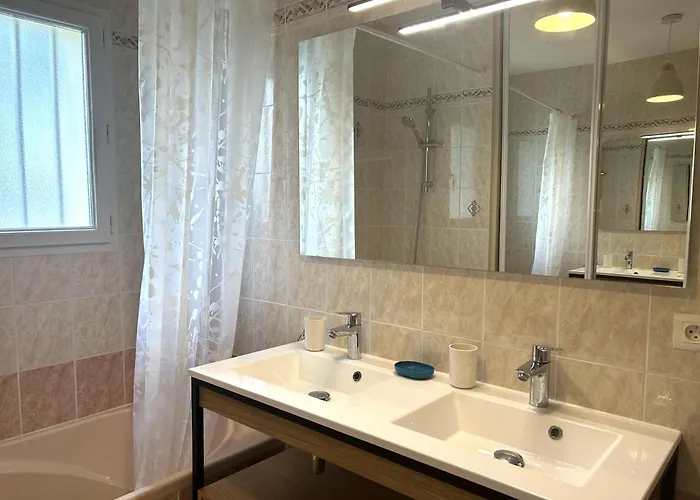 Hi000-c24 5 Pieces 8 Couchages Hilaire De Riez * Saint-Hilaire-de-Riez